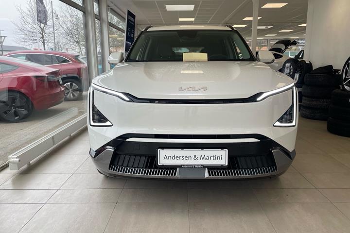 Hvid Kia EV5 fra 2026 set udefra