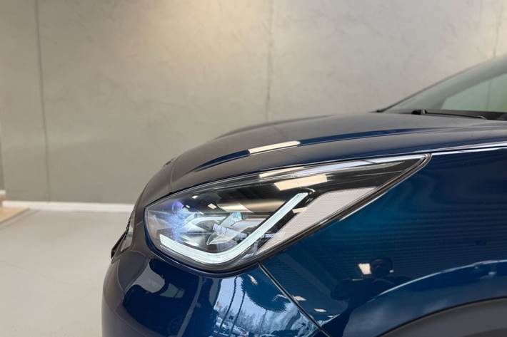 Blå Kia Niro fra 2019