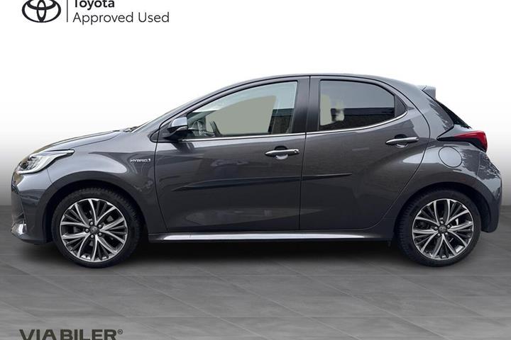 Grå Toyota Yaris fra 2020