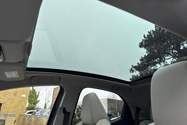 Grå Toyota Yaris fra 2020