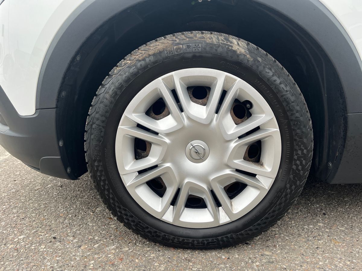 Hvid Opel Crossland X fra 2019