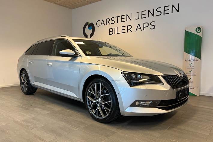 Sølv Skoda Superb fra 2019 set udefra