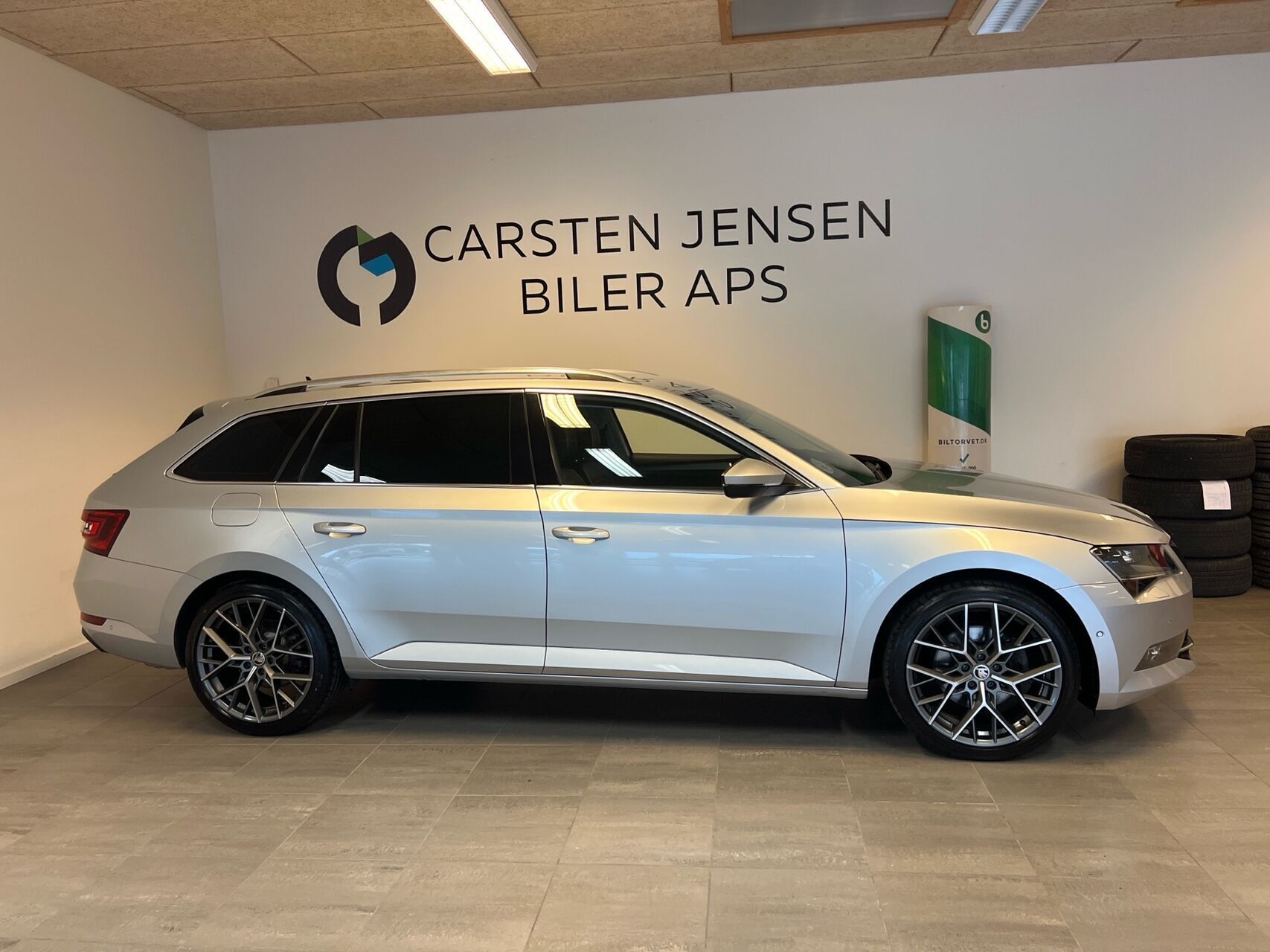 Sølv Skoda Superb fra 2019