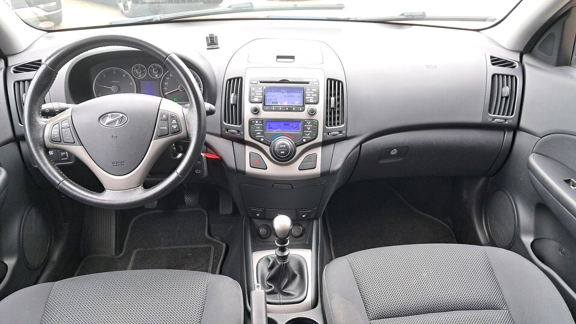 Rød Hyundai i30 fra 2009