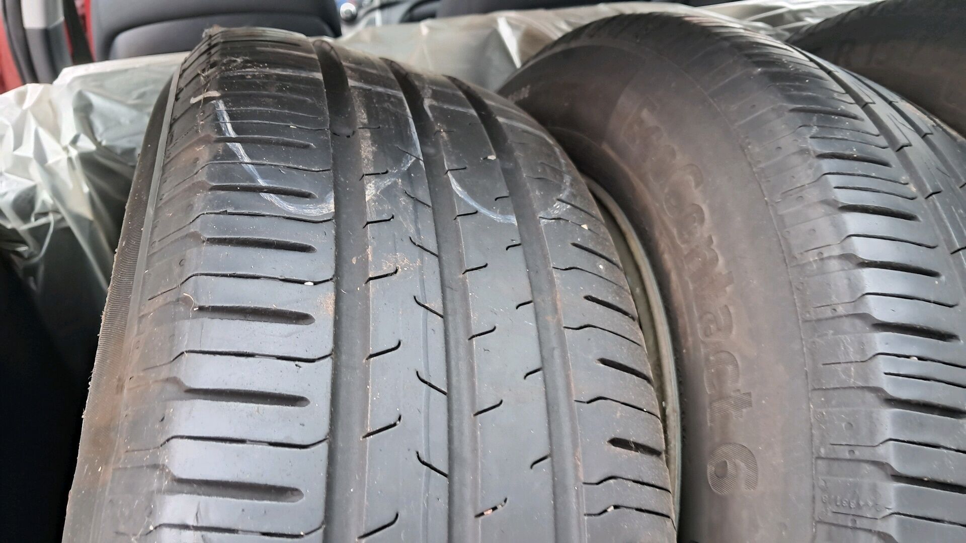 Rød Hyundai i30 fra 2009