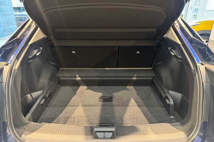 Sort Nissan Ariya fra 2024