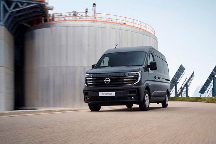 Grå Nissan Interstar fra 2026