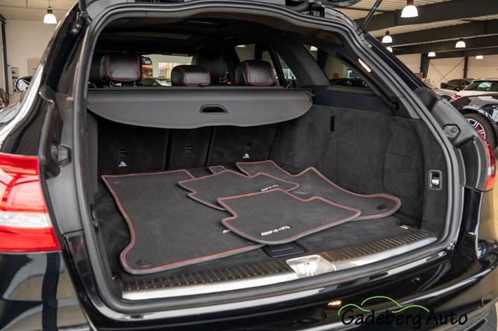 Sort Mercedes C43 fra 2017