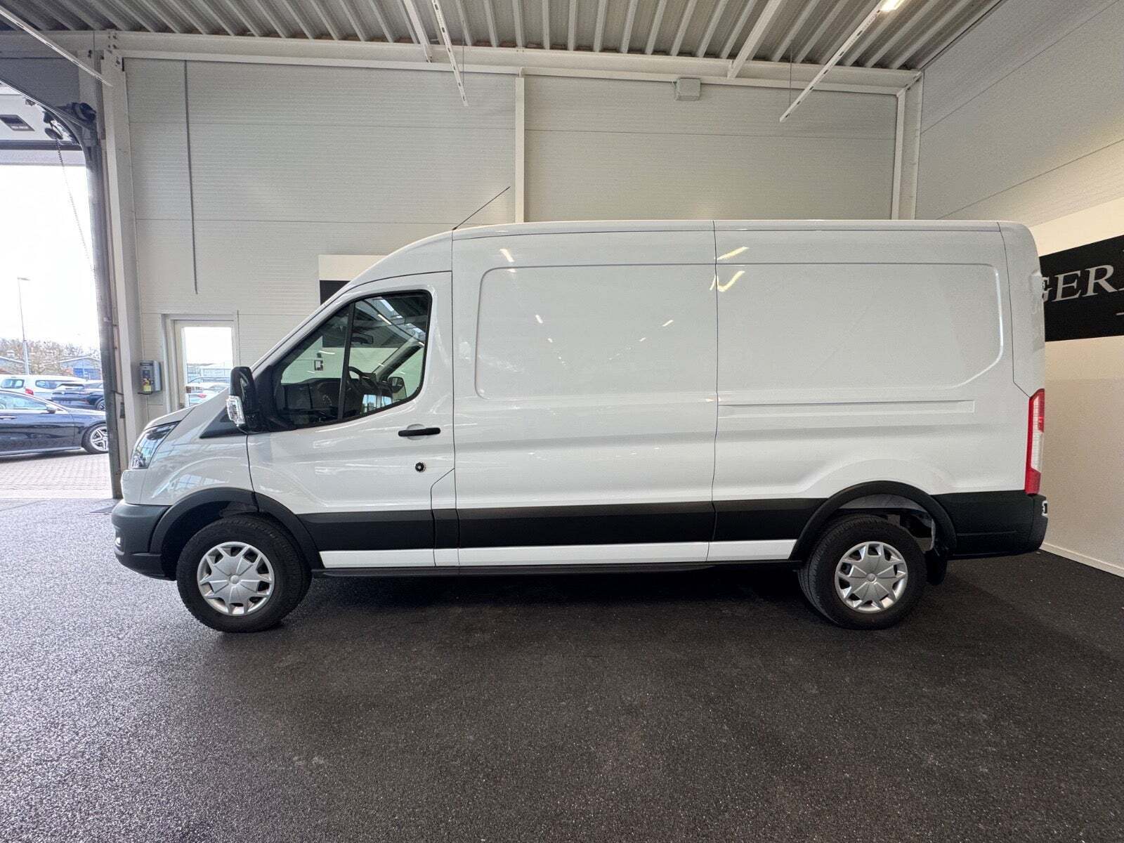 Ford E-Transit 350 L3 Van 68 Trend H2 RWD