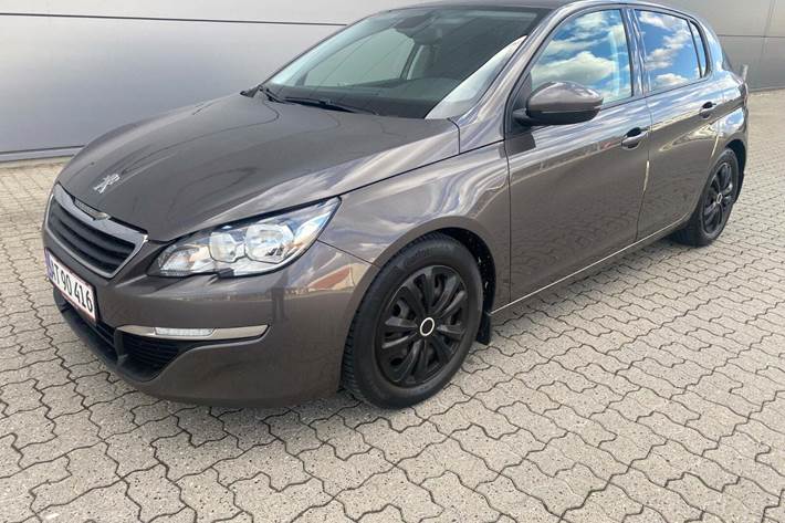 Brun Peugeot 308 fra 2015