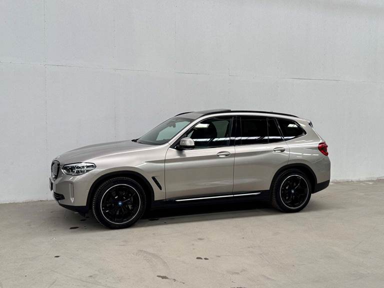 BMW iX3 Charged Plus