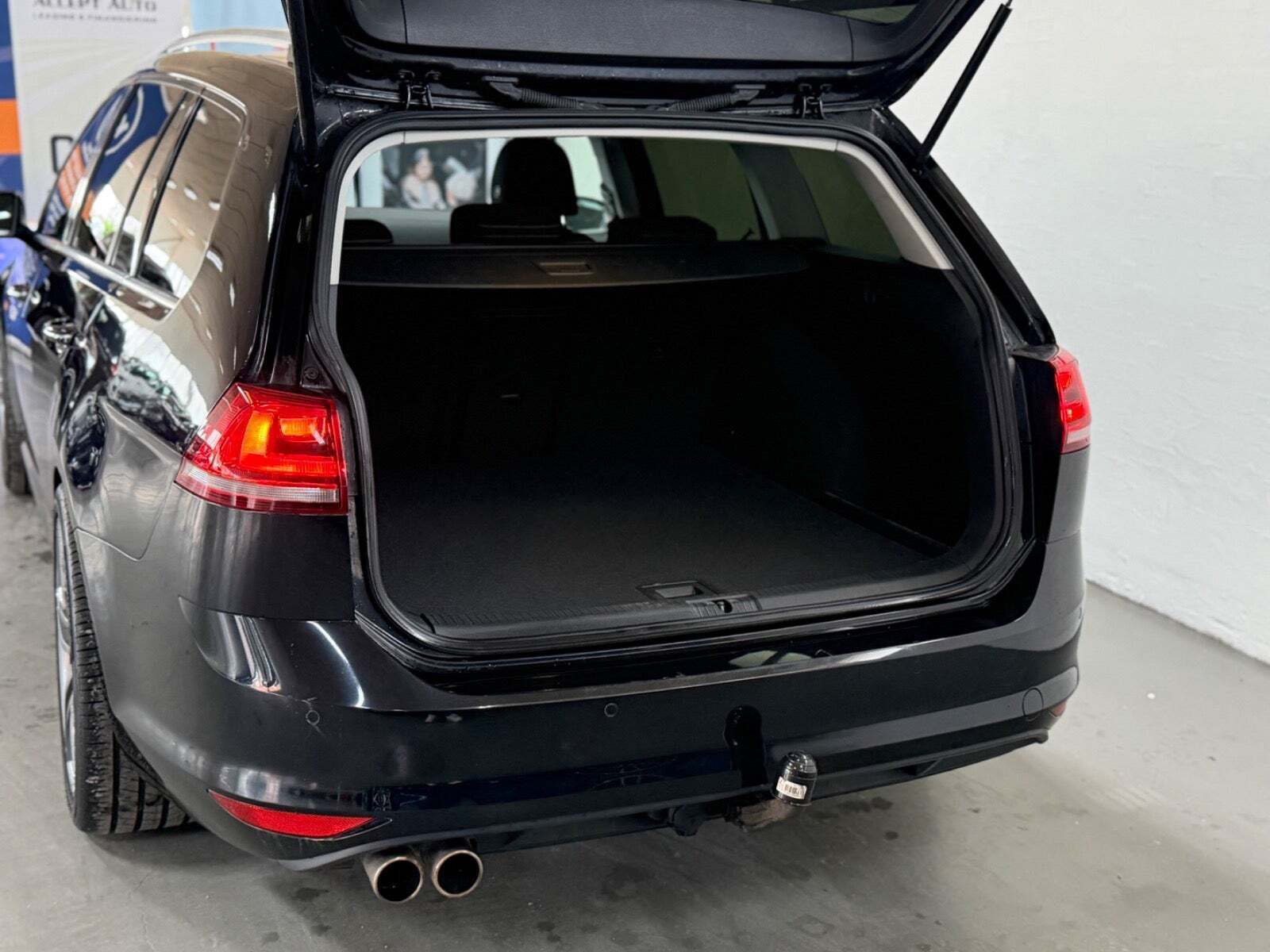 VW Golf VII 1,6 TDi 105 Highline Variant DSG BMT