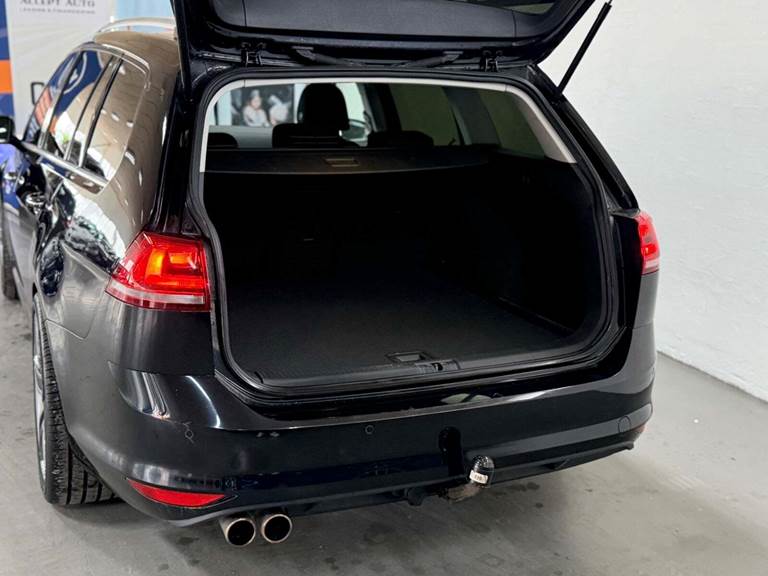 VW Golf VII 1,6 TDi 105 Highline Variant DSG BMT