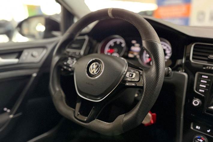 Sort VW Golf VII fra 2014