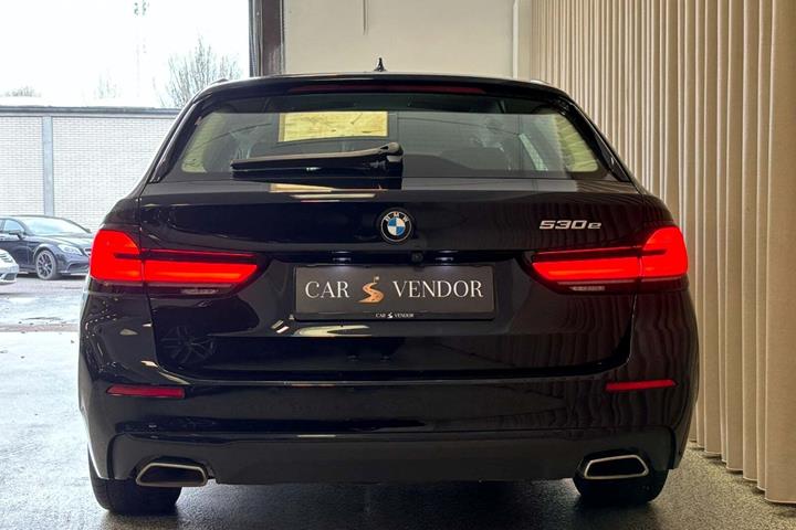 Sort BMW 530e fra 2021