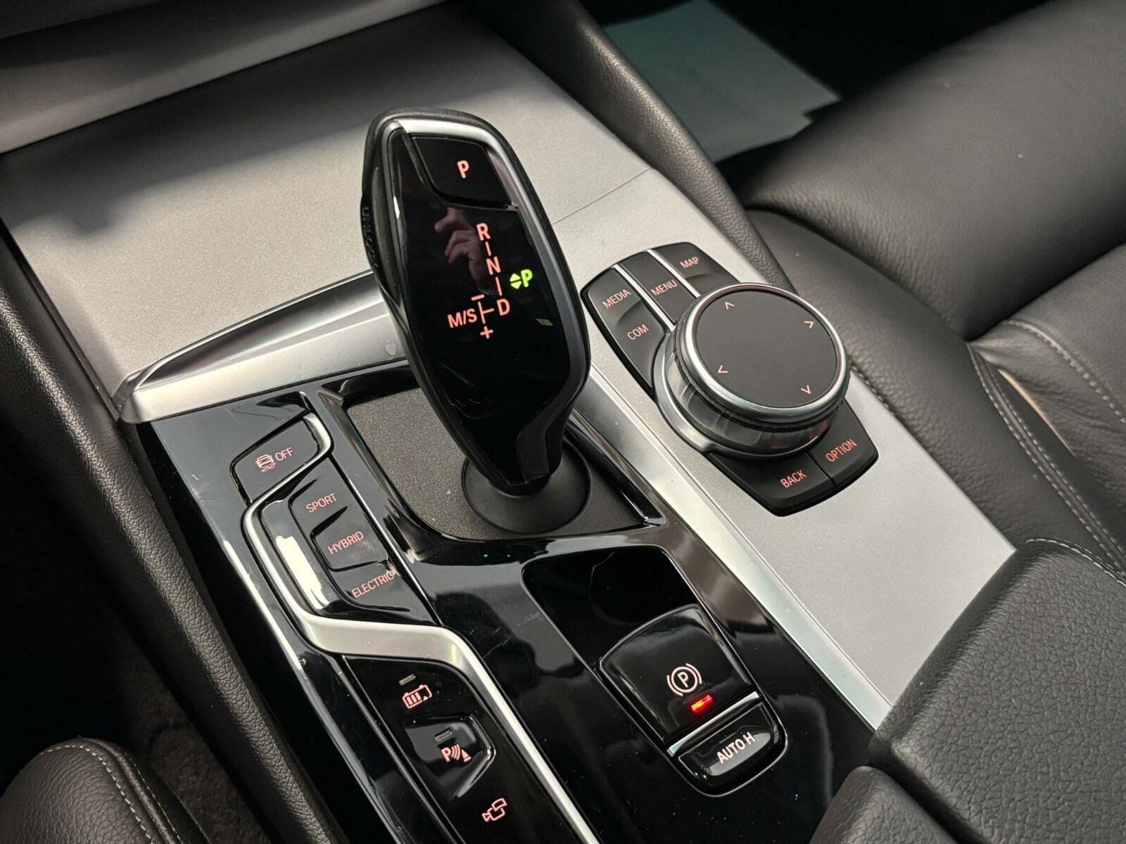 Sort BMW 530e fra 2021