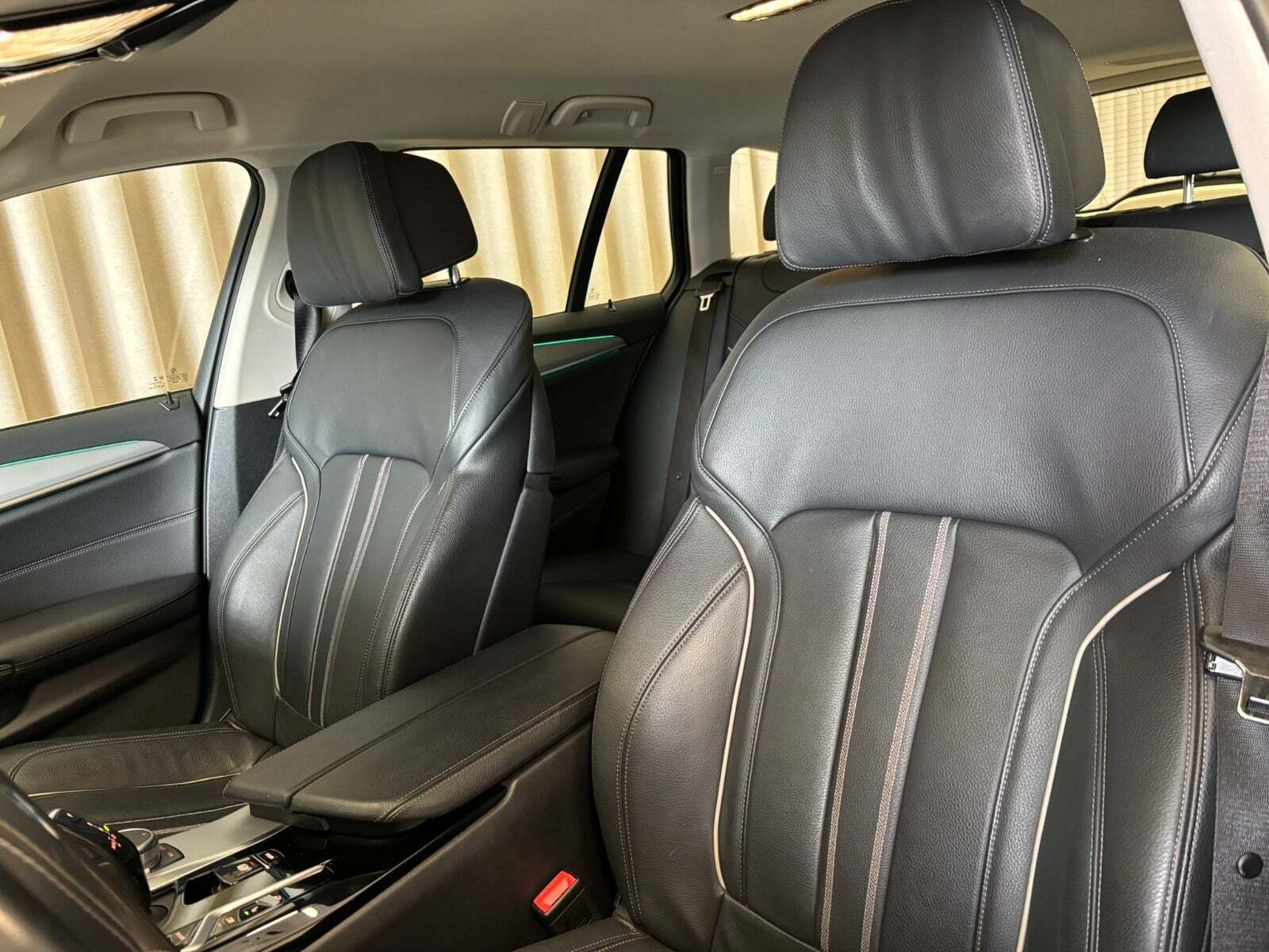Sort BMW 530e fra 2021