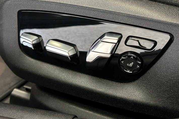 Sort BMW 530e fra 2021