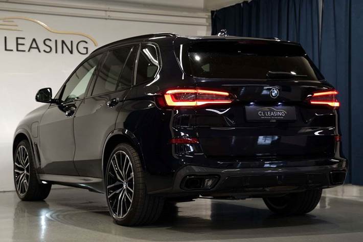 Sort BMW X5 fra 2021