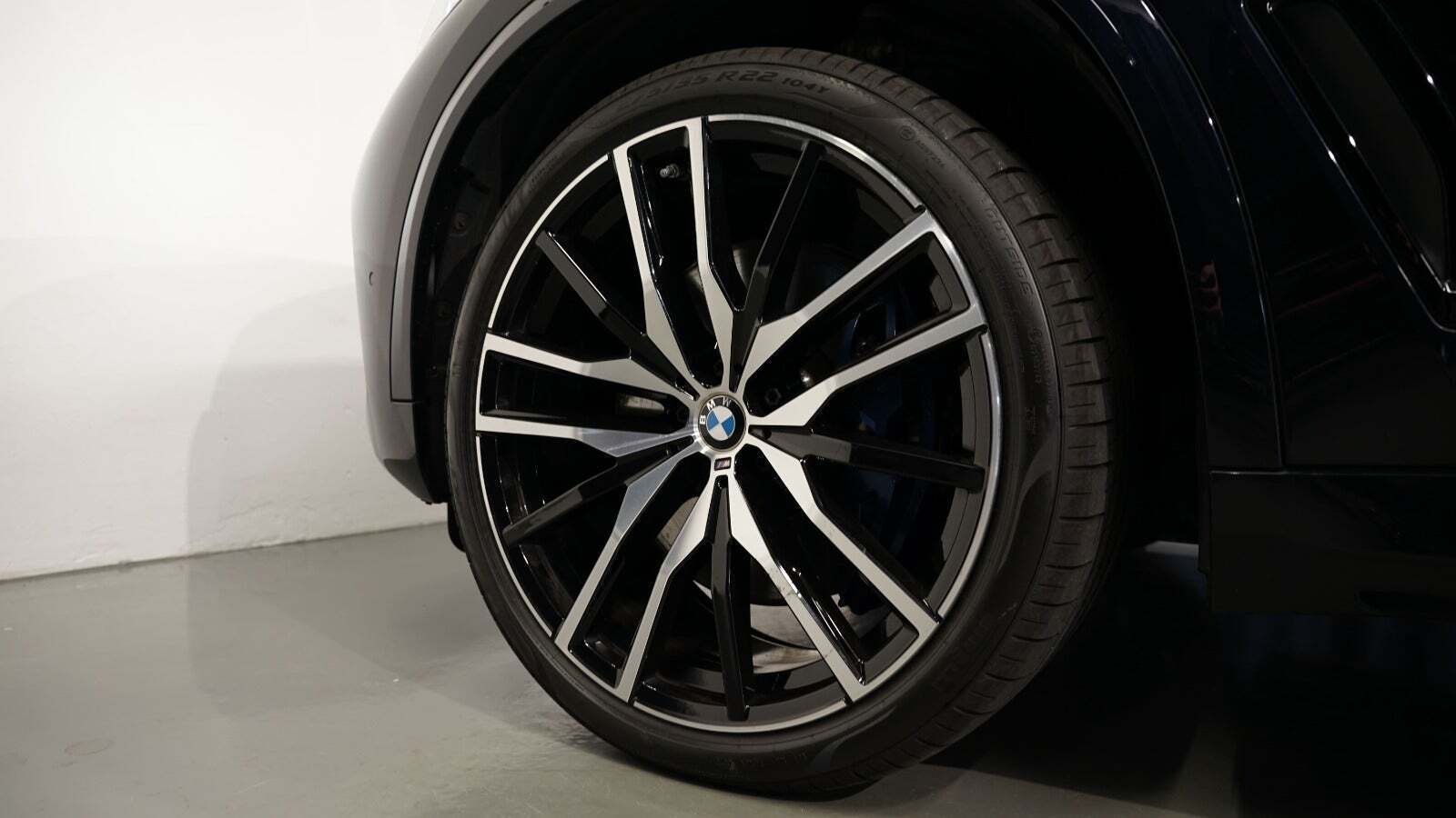 Sort BMW X5 fra 2021