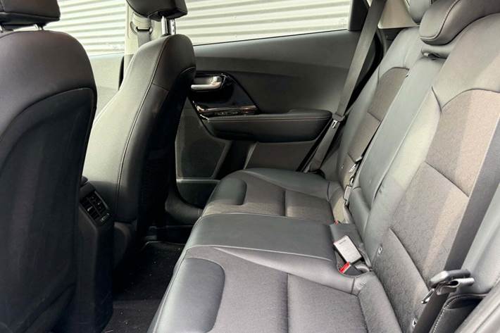 Grå Kia Niro fra 2021