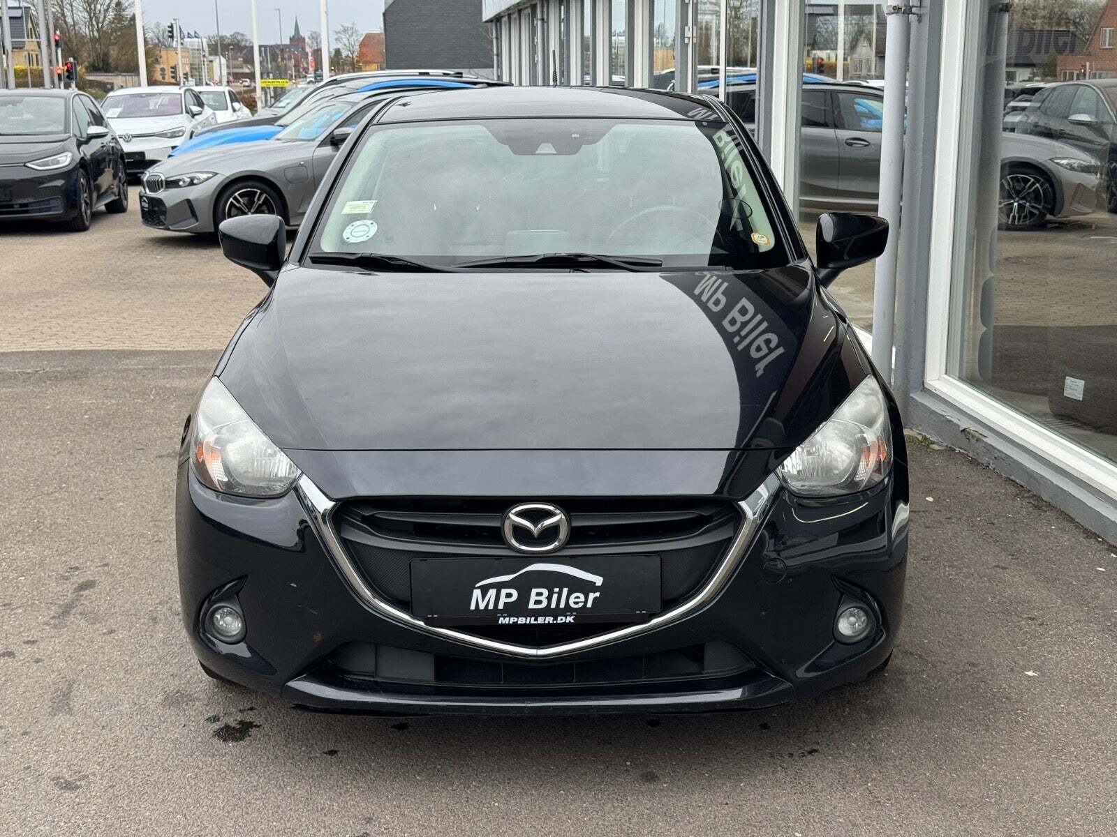 Sort Mazda 2 fra 2015