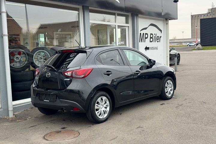 Sort Mazda 2 fra 2015