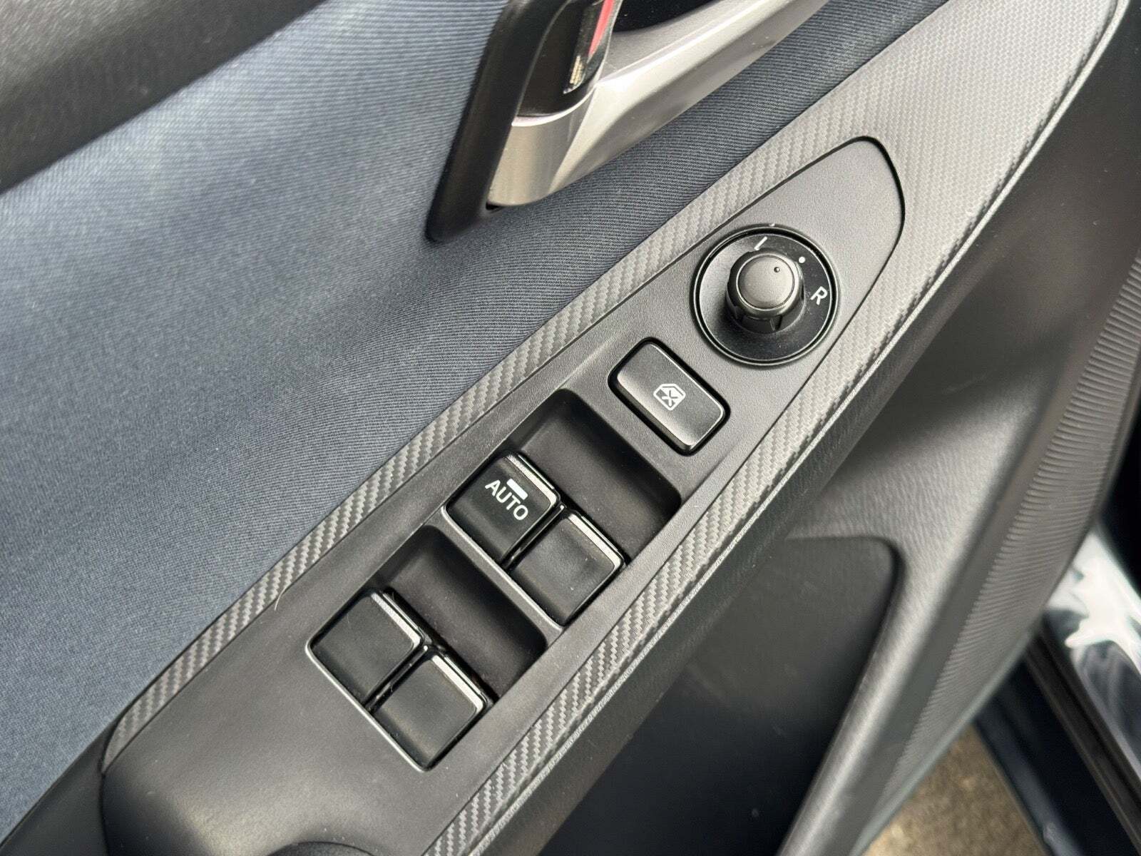 Sort Mazda 2 fra 2015