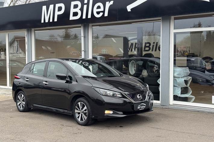 Sort Nissan Leaf fra 2021