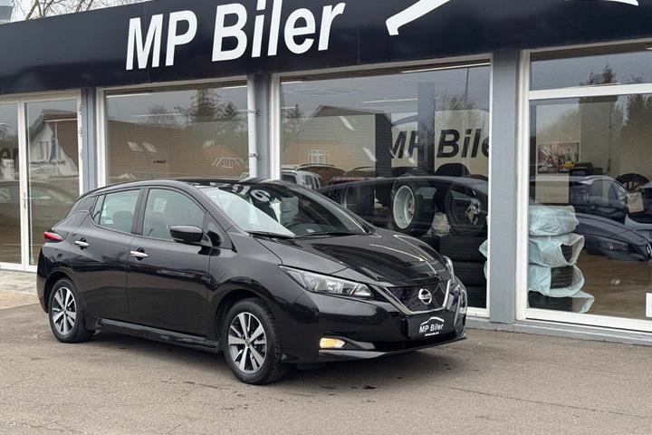 Sort Nissan Leaf fra 2021