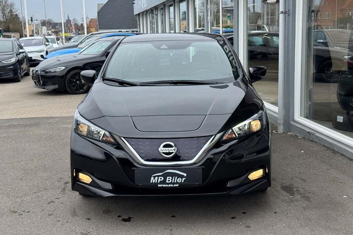 Sort Nissan Leaf fra 2021