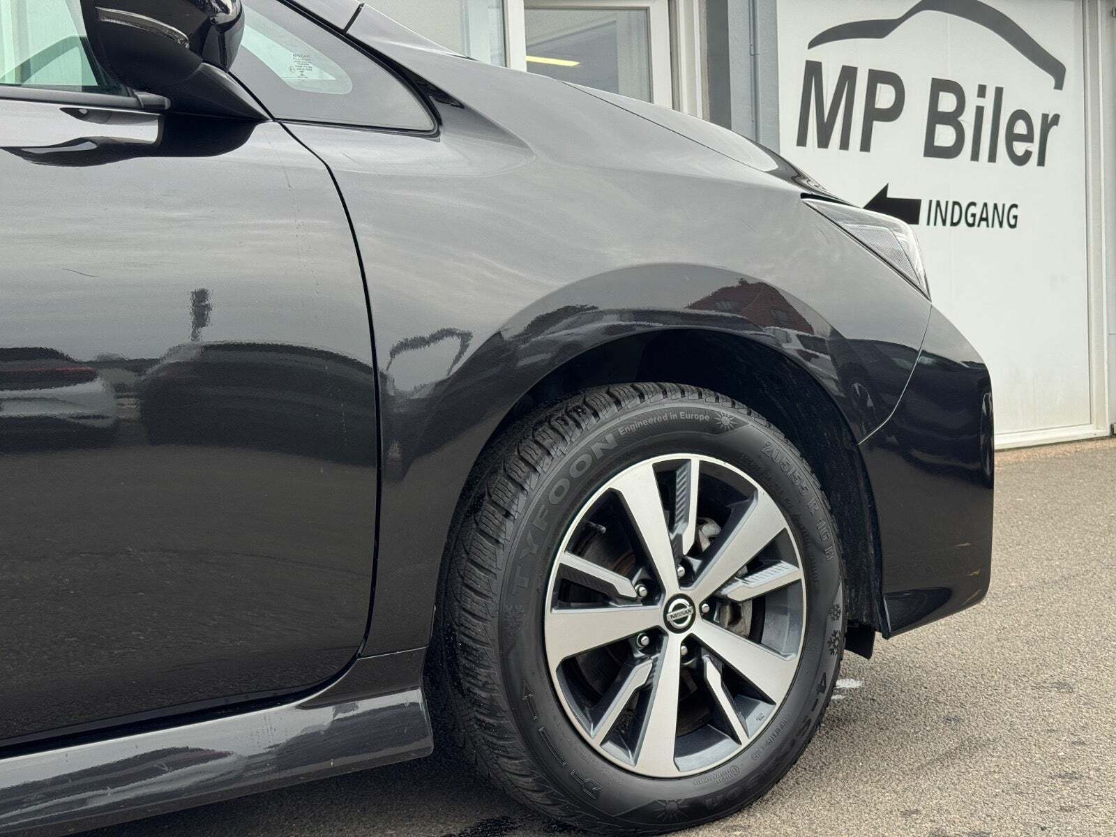 Sort Nissan Leaf fra 2021