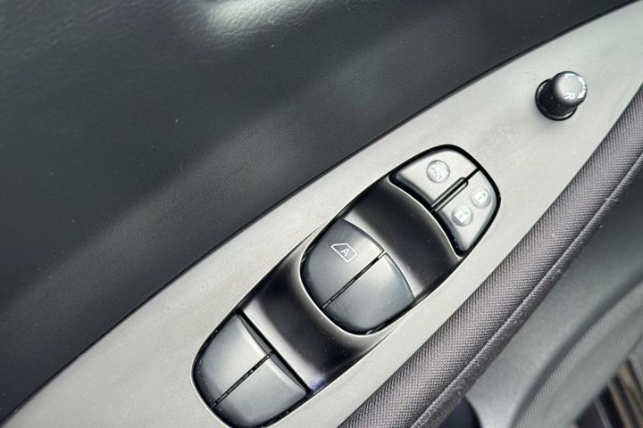 Sort Nissan Leaf fra 2021