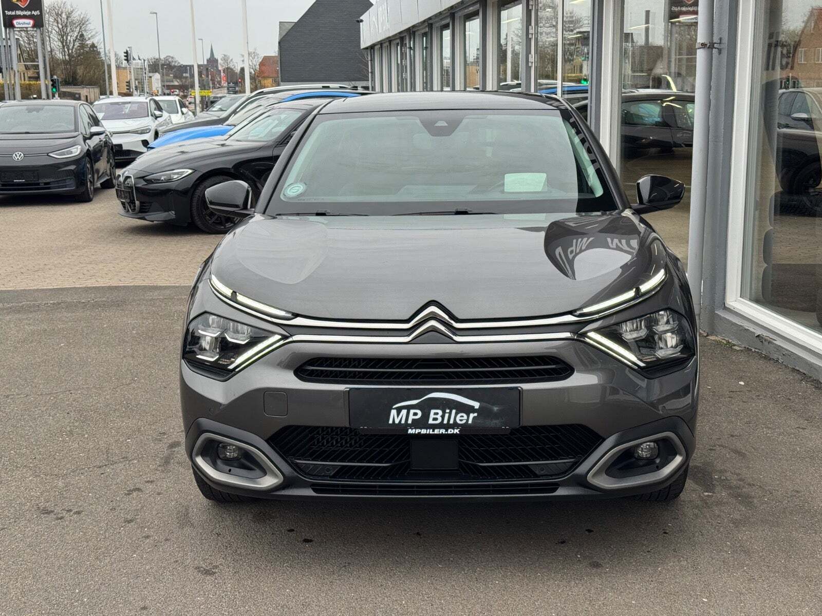 Grå Citroën C4 fra 2021