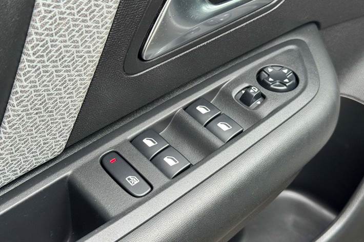 Grå Citroën C4 fra 2021