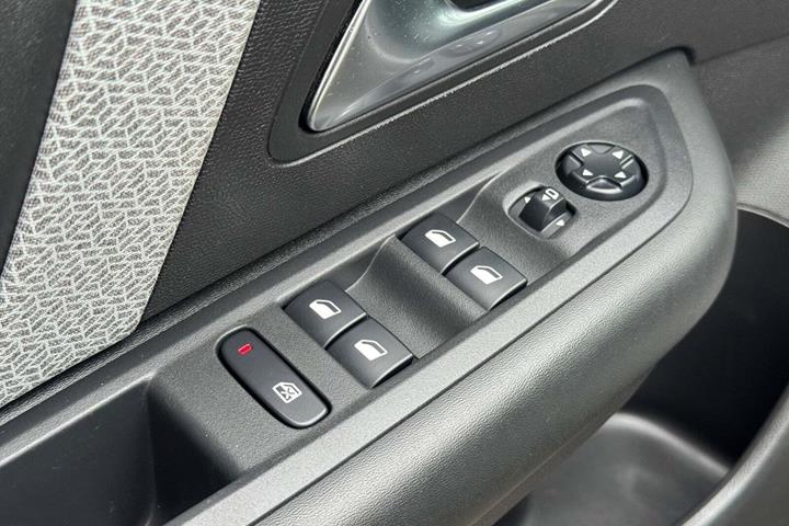 Grå Citroën C4 fra 2021