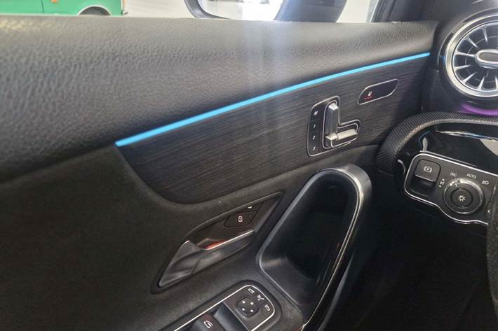 Grå Mercedes A250 fra 2018