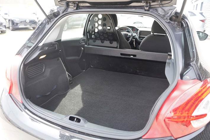 Sort Peugeot 208 fra 2013