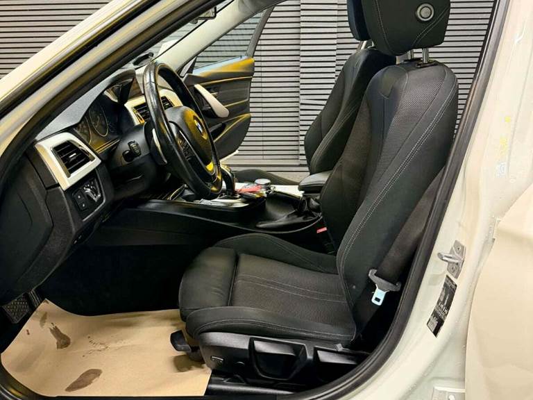 BMW 320d 2,0 Touring aut.