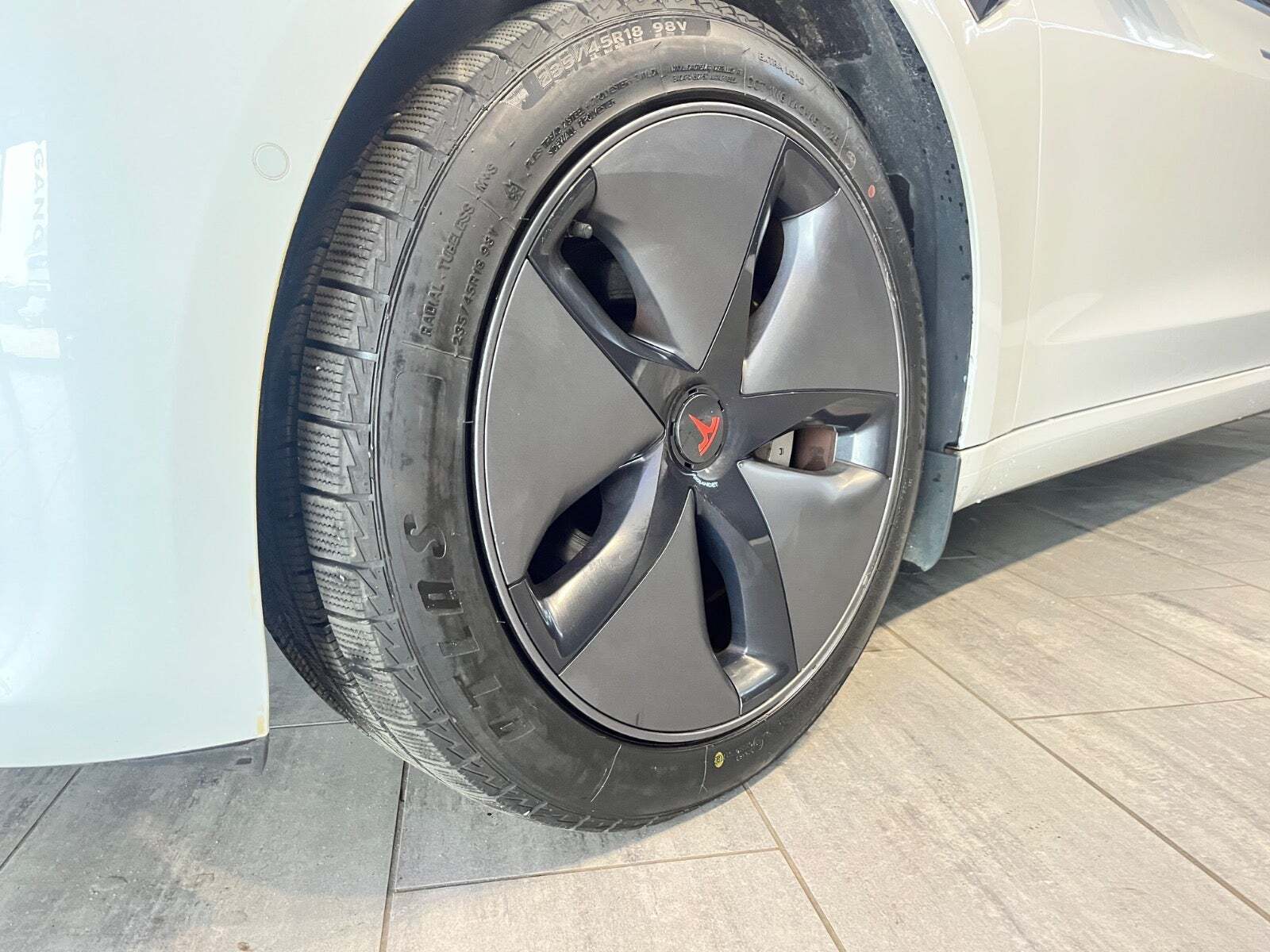 Tesla Model 3 Long Range RWD