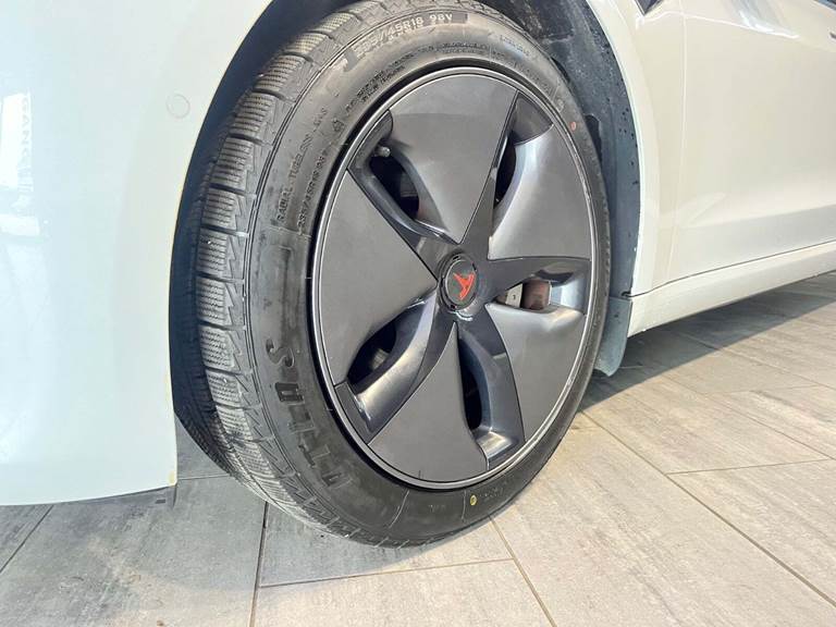 Tesla Model 3 Long Range RWD