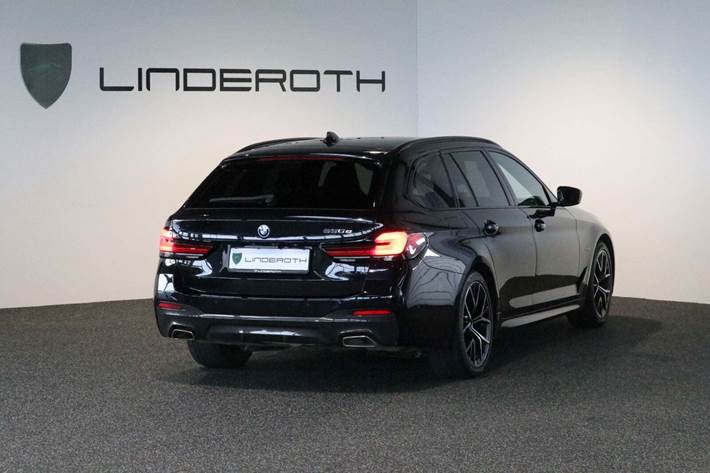 Sort BMW 530e fra 2022