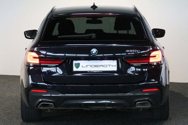 Sort BMW 530e fra 2022