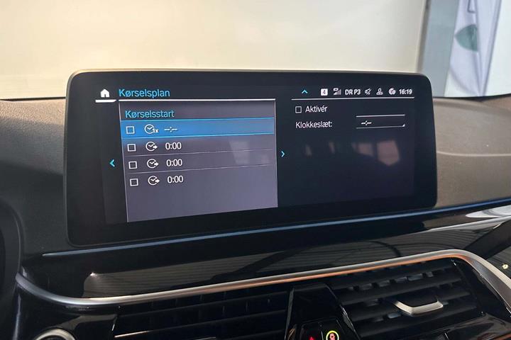 Sort BMW 530e fra 2022