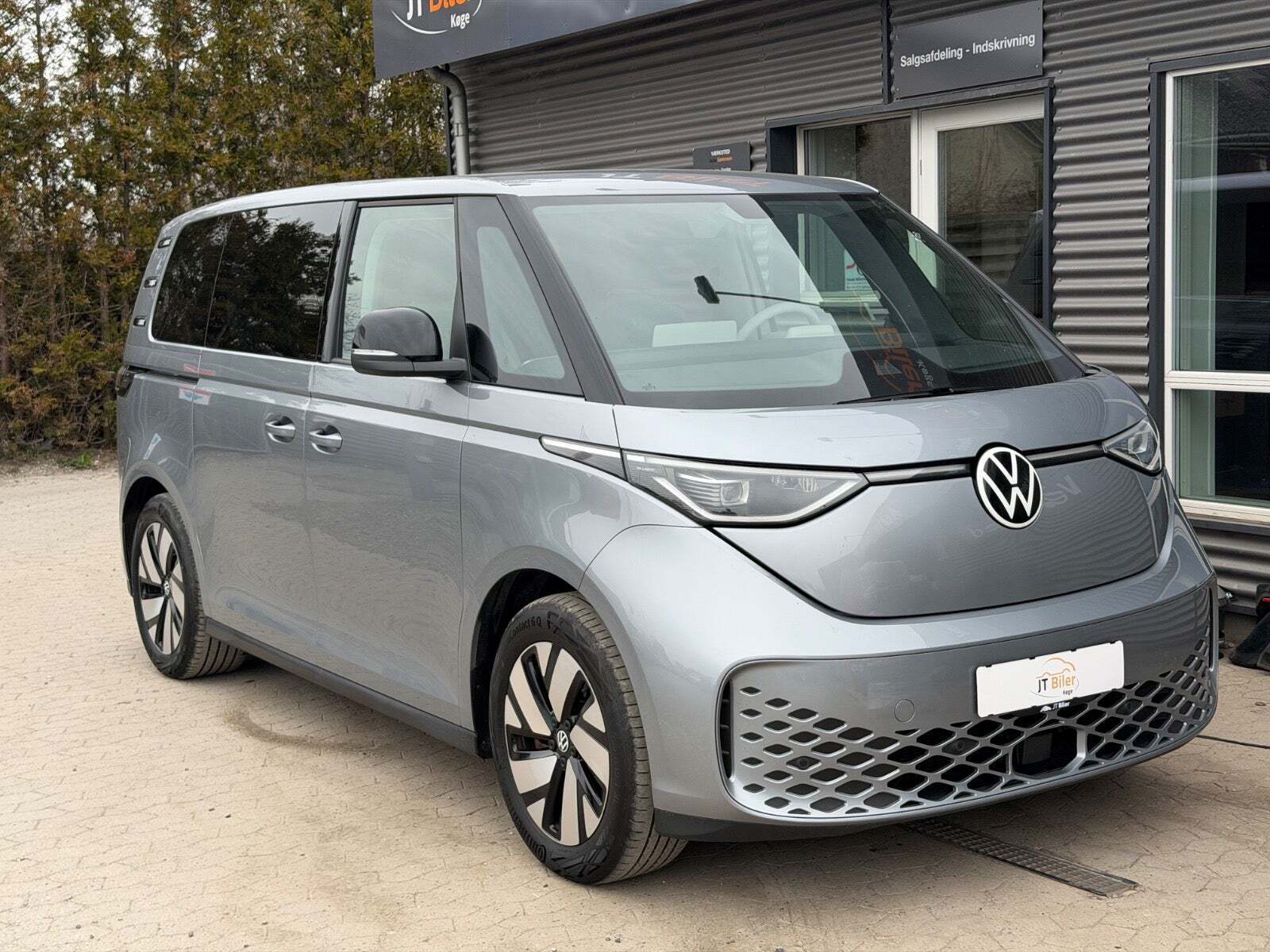 VW ID.Buzz 77 Pro SWB