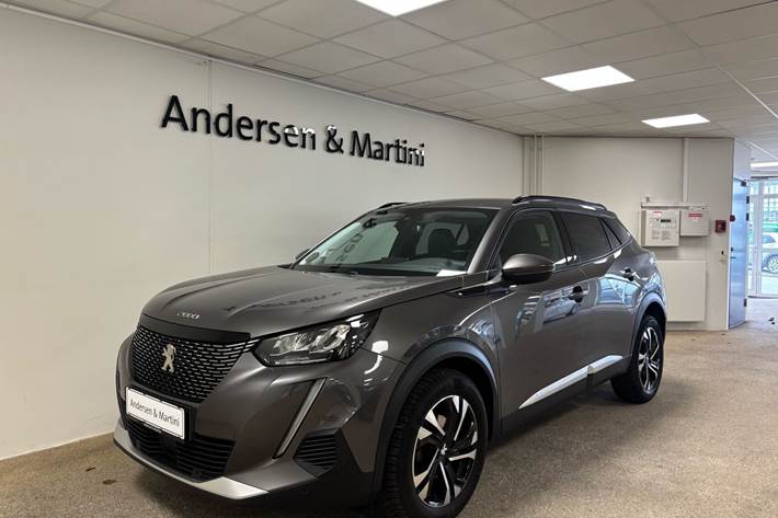 Grå Peugeot 2008 fra 2021
