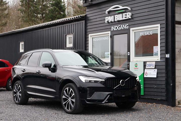 Sort Volvo XC60 fra 2023 set udefra