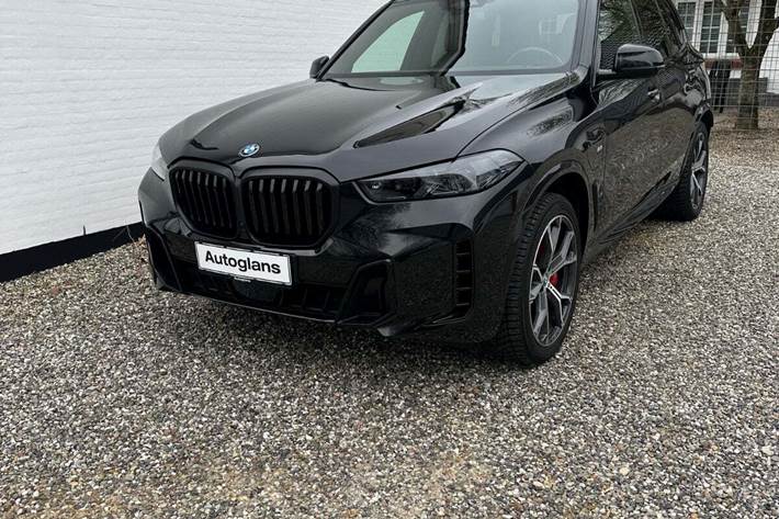 Sort BMW X5 fra 2023