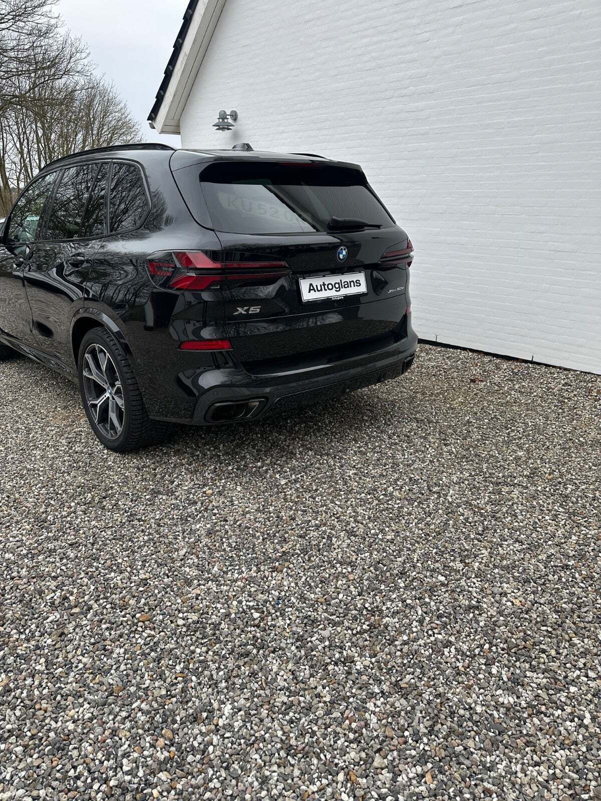 Sort BMW X5 fra 2023