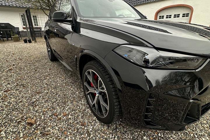 Sort BMW X5 fra 2023
